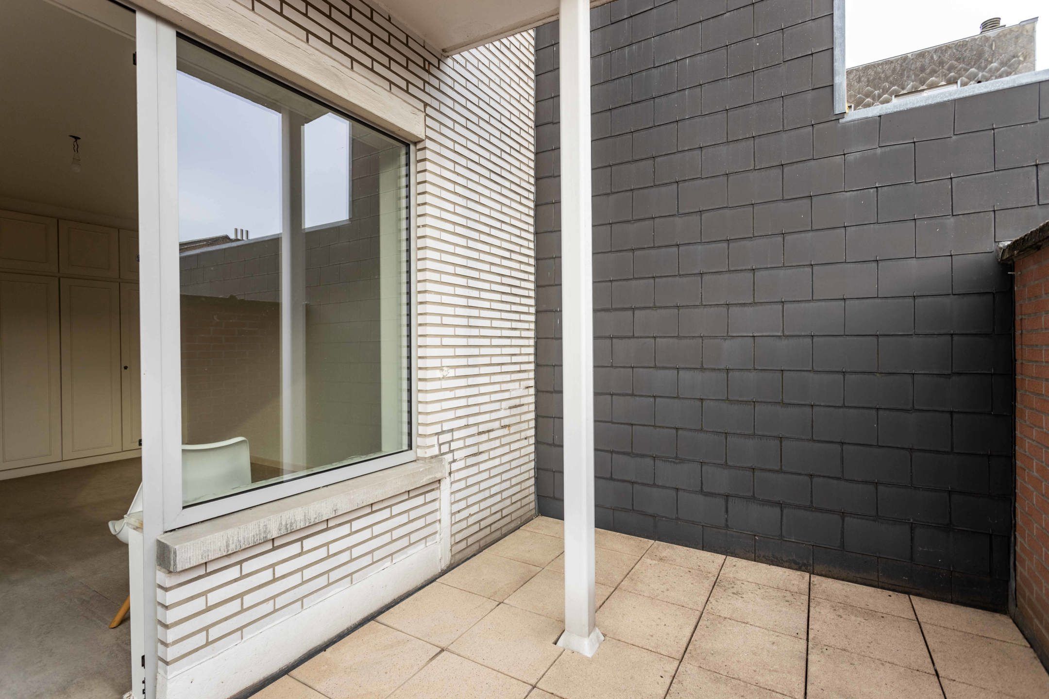 Lichtrijk en volledig gerenoveerd appartement foto 15