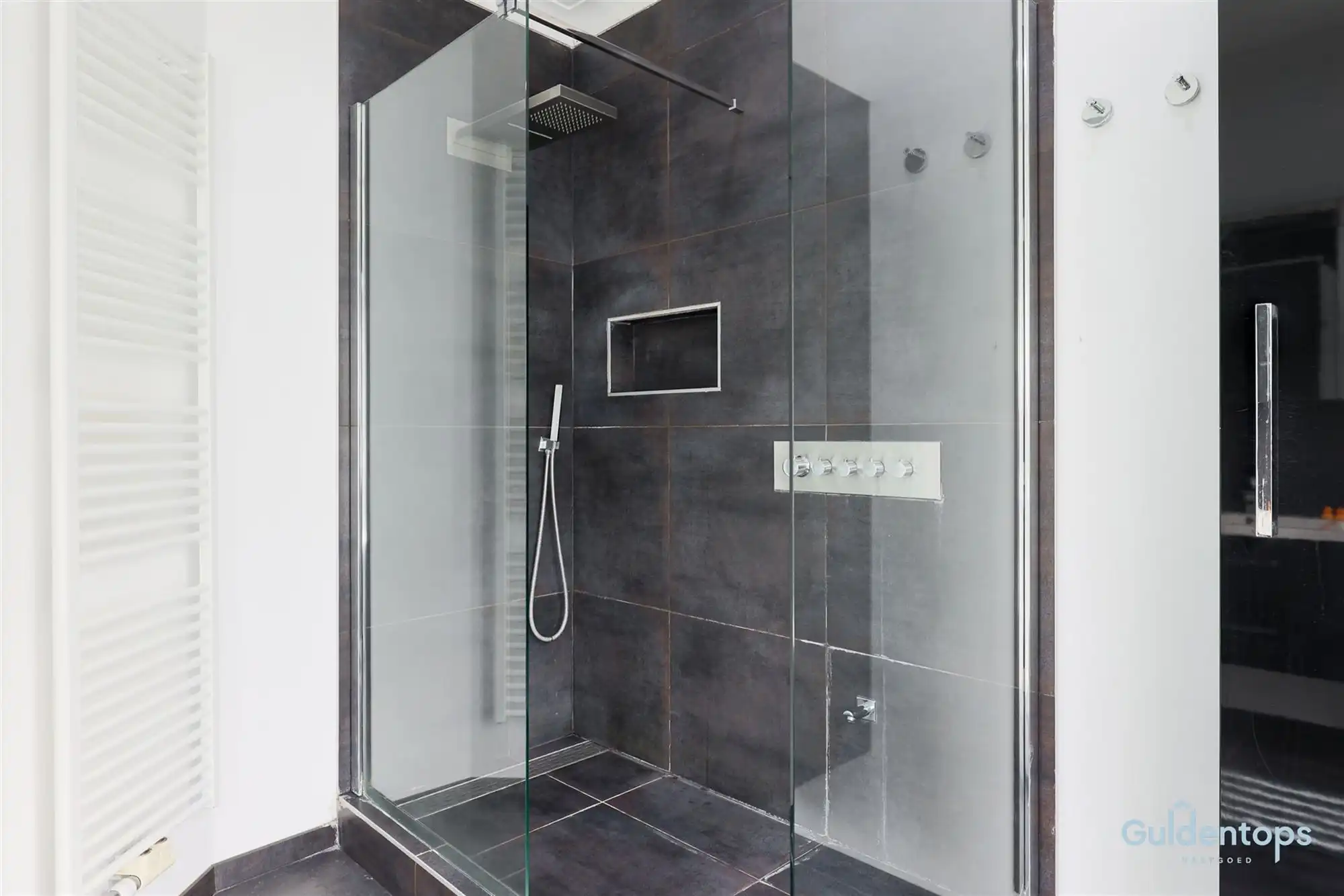 Knappe ruime woning op absolute toplocatie foto 23