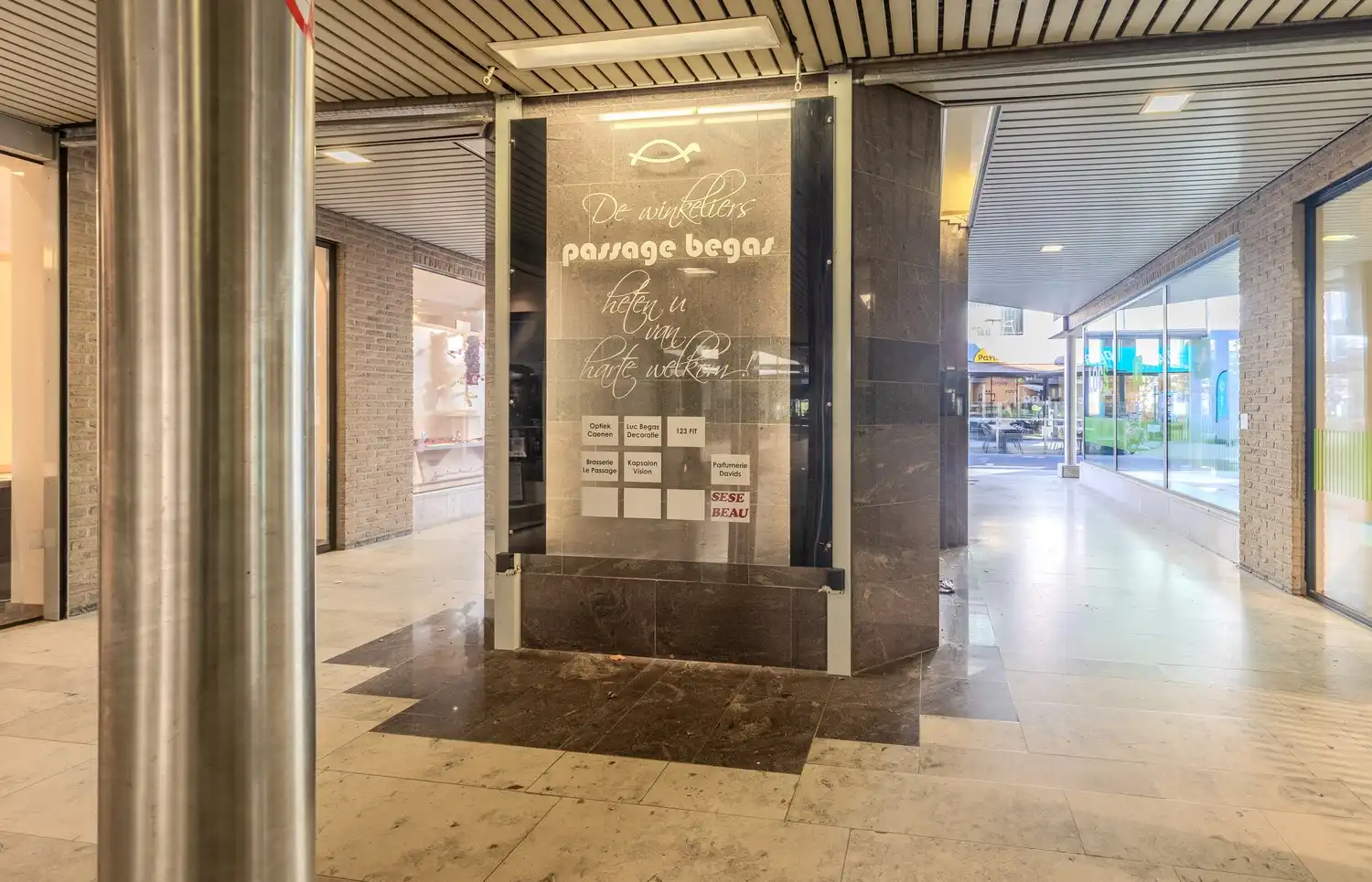 Handelspand met diverse mogelijkheden in hartje Lanaken foto 6