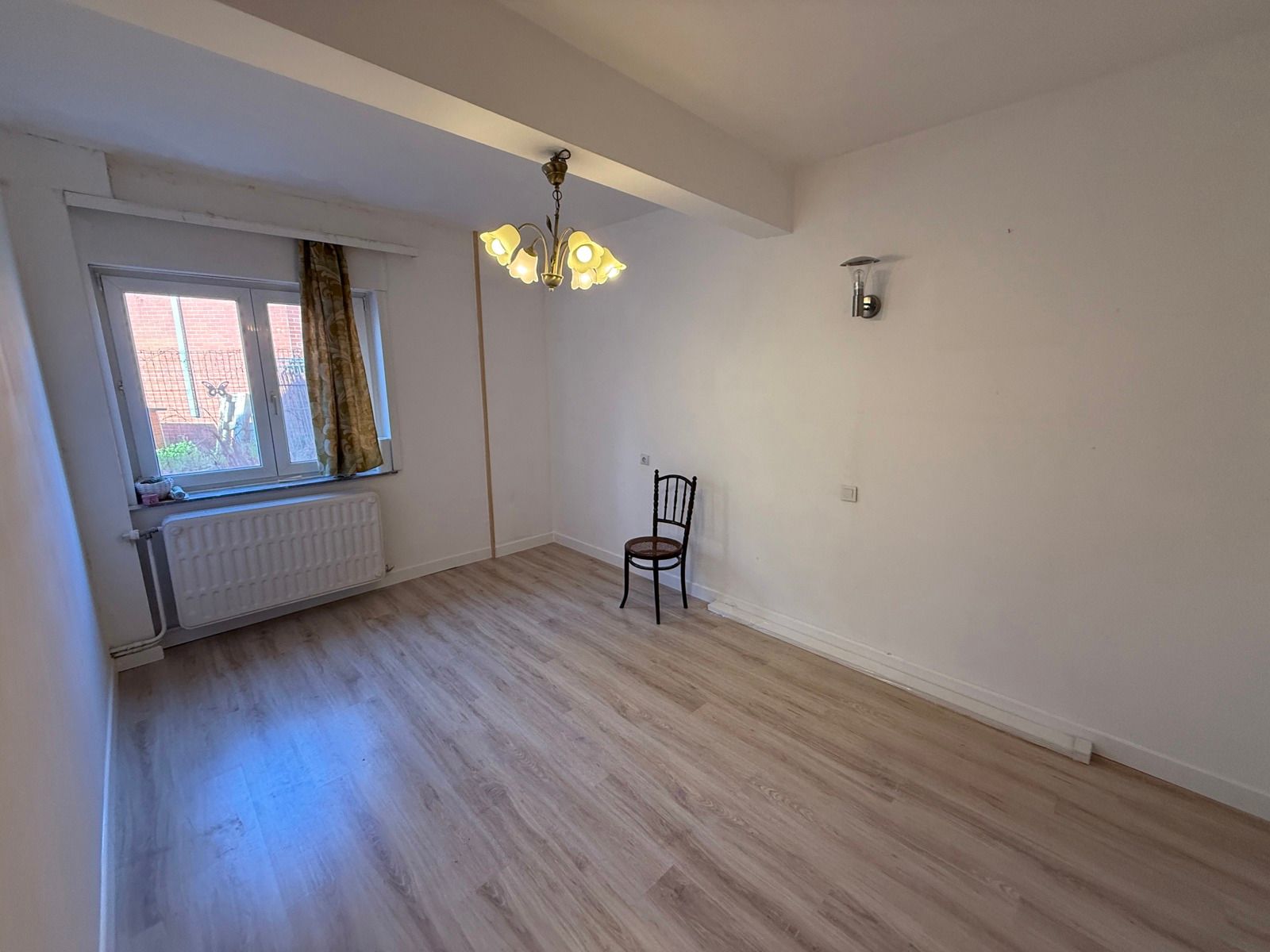 Goed gelegen woning met vier slaapkamers foto 5