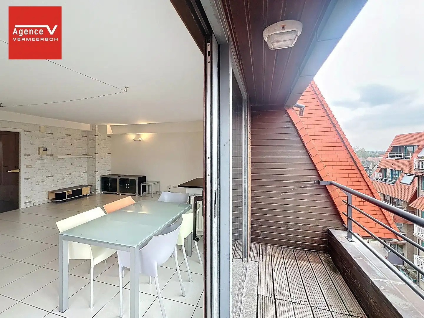 Ruime en residentieel gelegen studio (57m²) met zonneterras!  foto 3