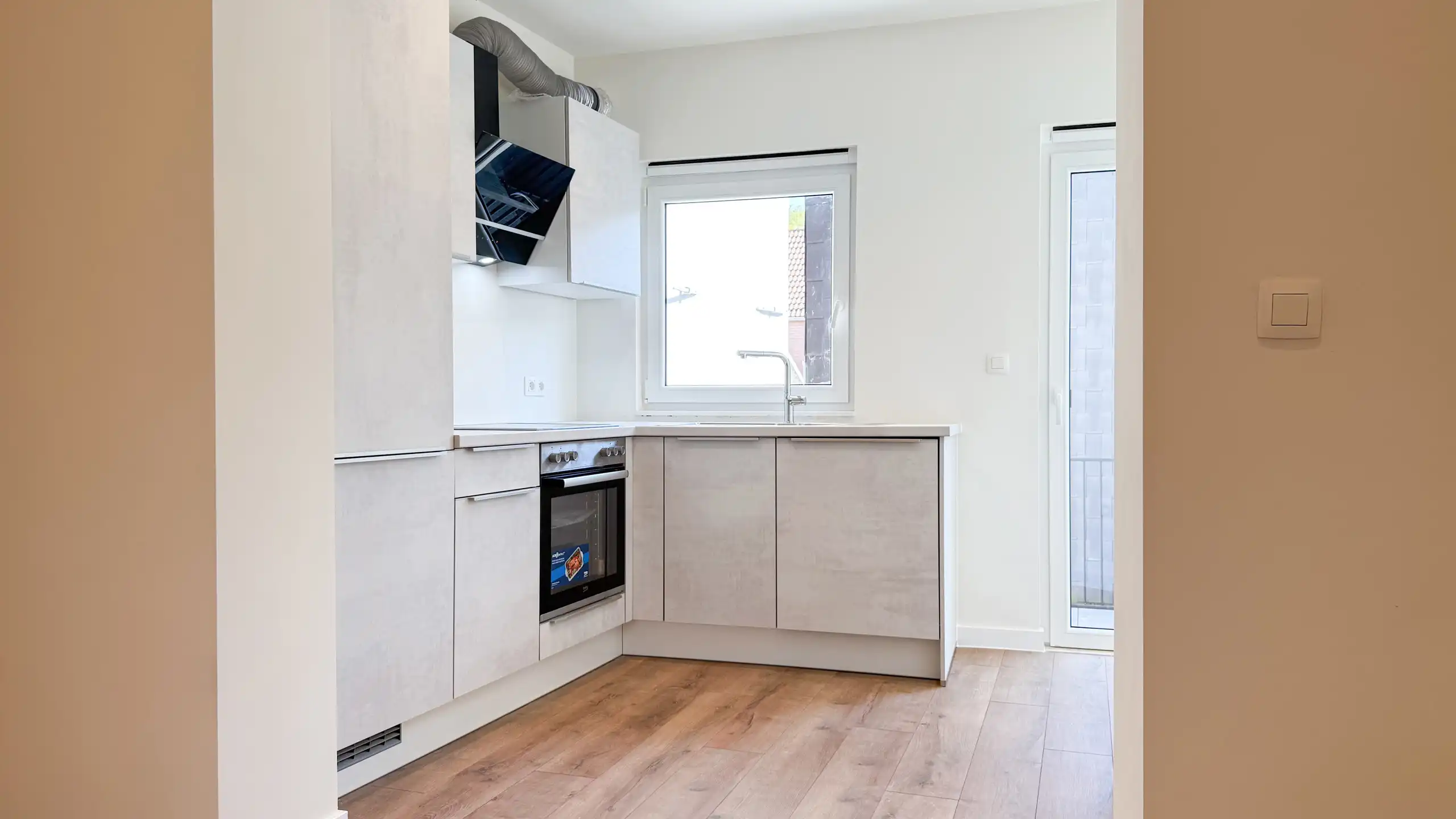Unieke investeringspand, volledig vernieuwd, handel+ 2app! foto 27