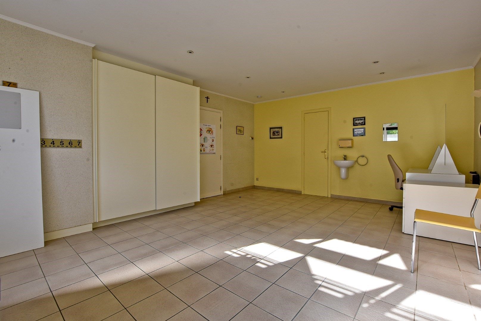Ruim gelijkvloers appartement (127 m²) met tuin (30 m²) en 2 slaapkamers in hartje Nieuwpoort-stad foto 18