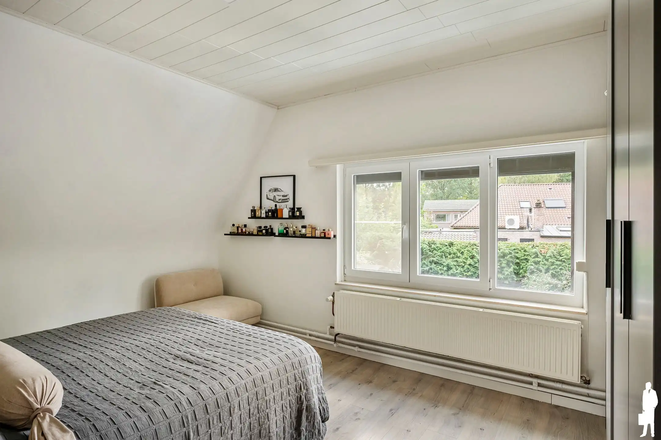 Grondig gerenoveerde gezinswoning met 4 slaapkamers, 2 badkamers en zuid gerichte tuin in het centrum van heide. foto 19