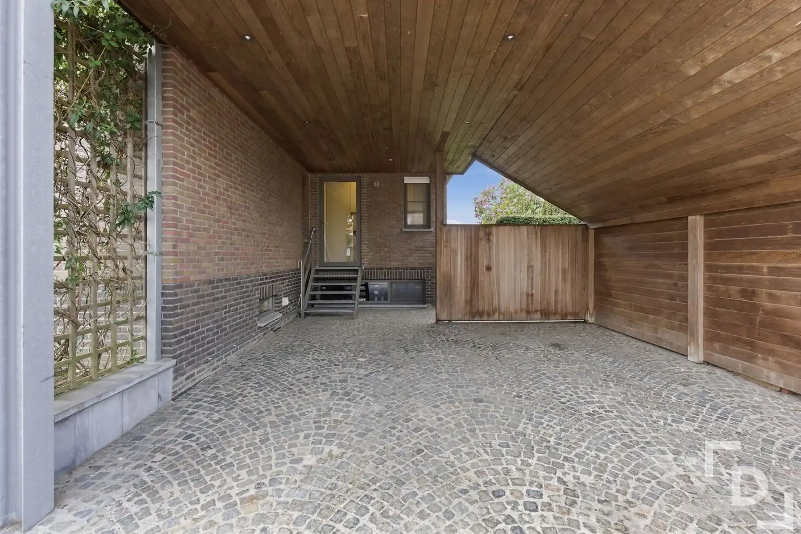 Statige villa met zuidgerichte tuin in Boezinge.  foto 51