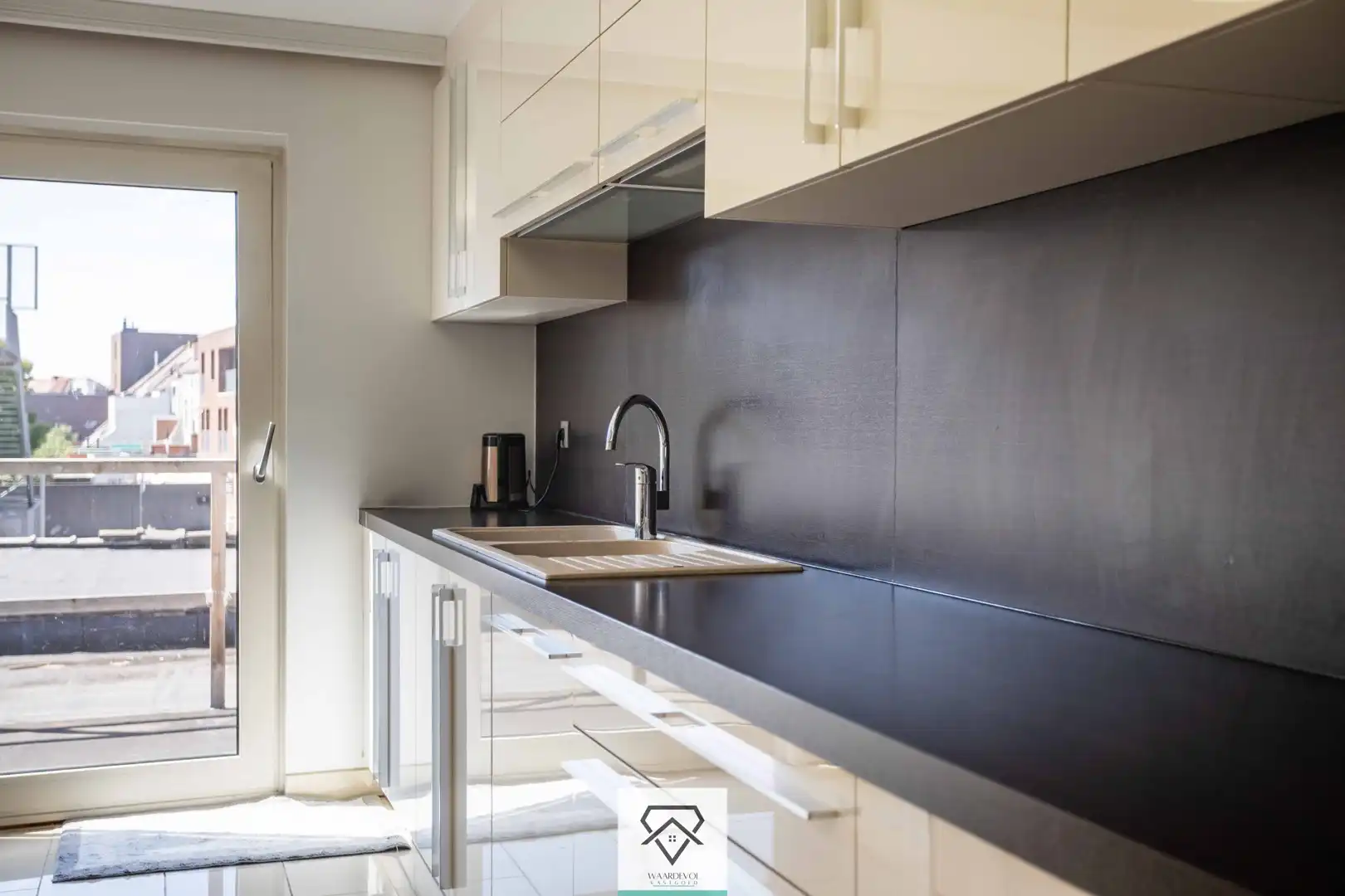 Ruim handelshuis te koop bestaande uit duplexappartement en dubbele handelsruimte foto 20