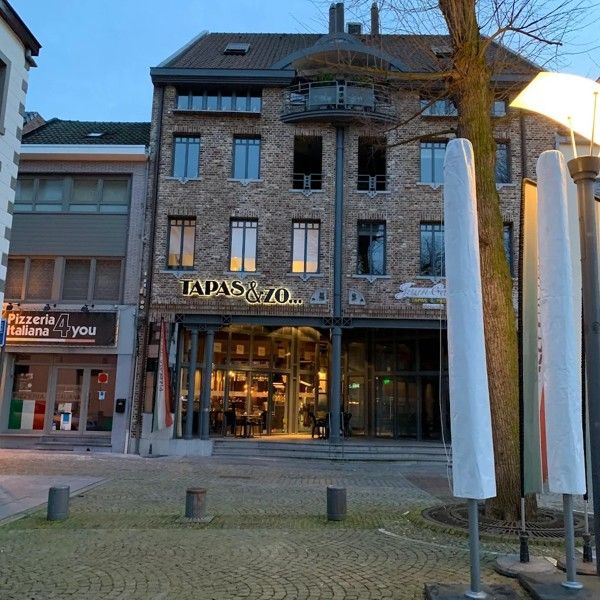 GEZOCHT: Super Ondernemer voor Horecapand met Super Ligging (Markt 16, Maaseik) foto {{pictureIndex}}