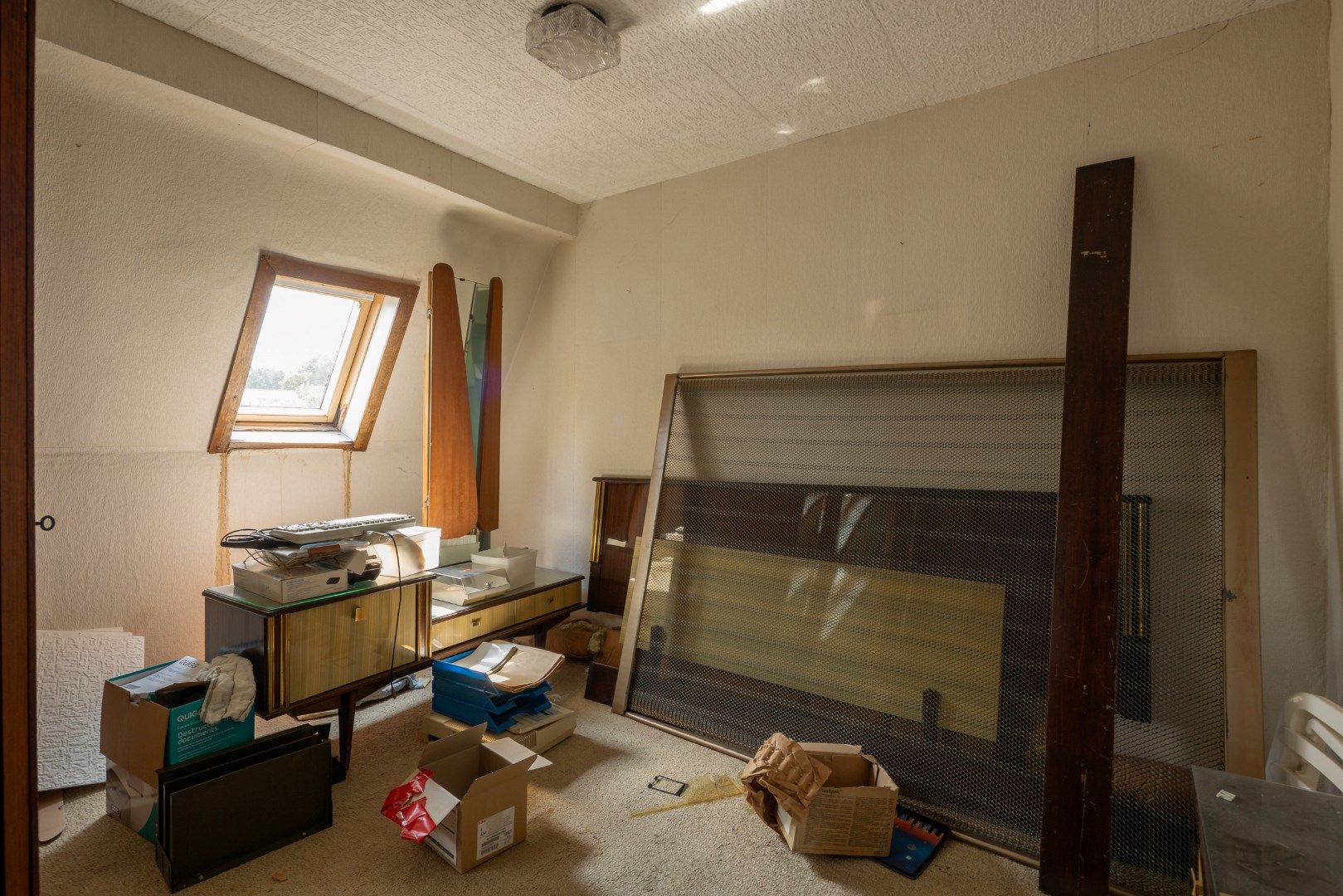 Deze te renoveren woning, op een mooi perceel van 8a30 wordt verkocht! foto 27