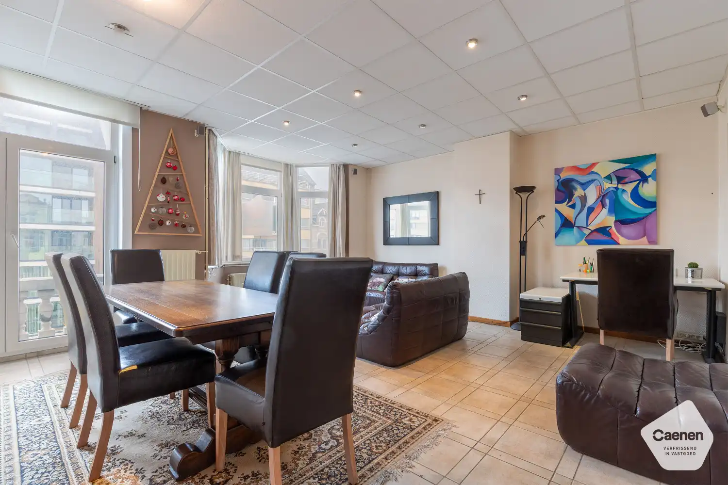 Ruim en lichtrijk appartement met 3 slaapkamers op topligging vlakbij station, strand en centrum foto 4