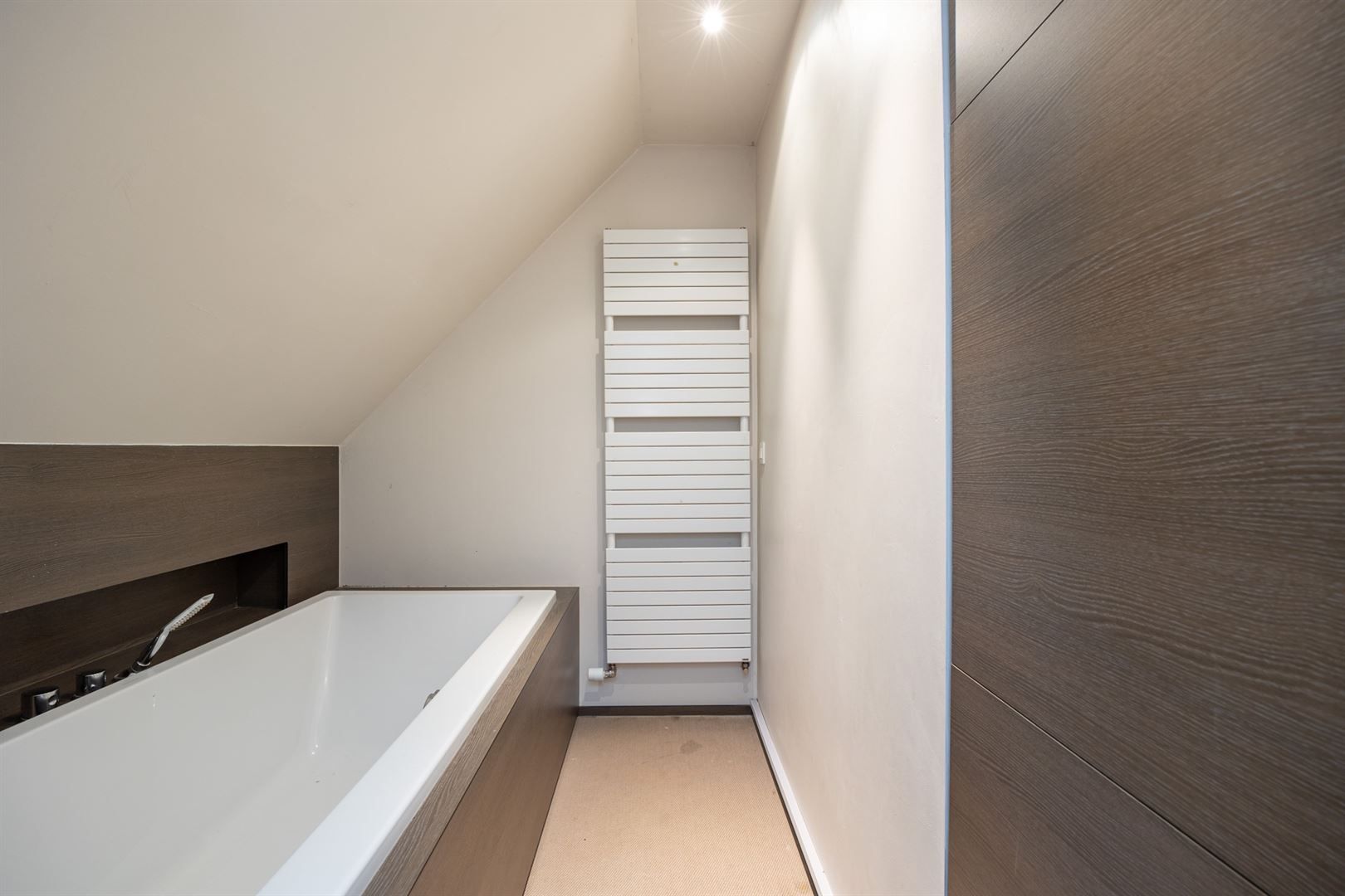 gerenoveerde landelijke woning in rustige wijk te Humbeek foto 15