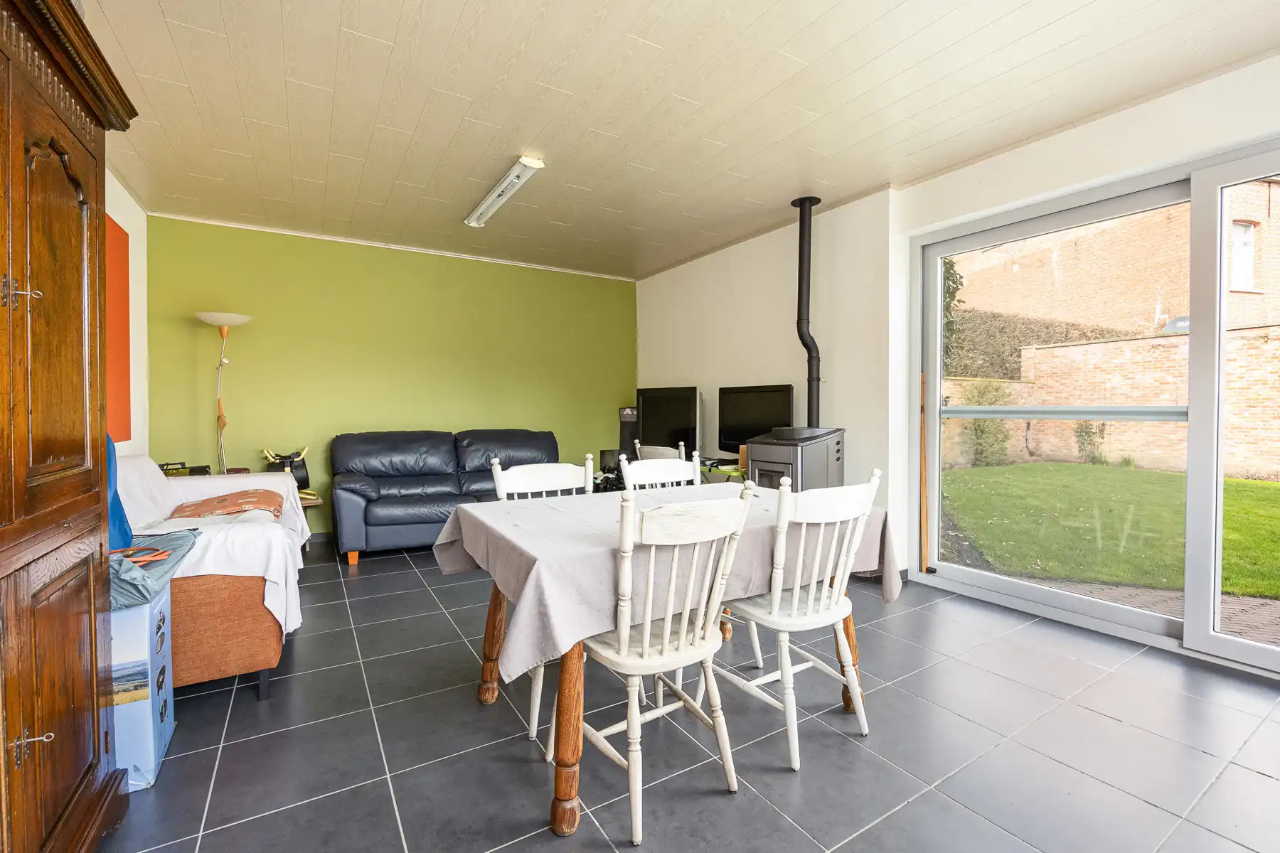 Ruime gezinswoning met 5 slaapkamers op een perceel van 638m². foto 26