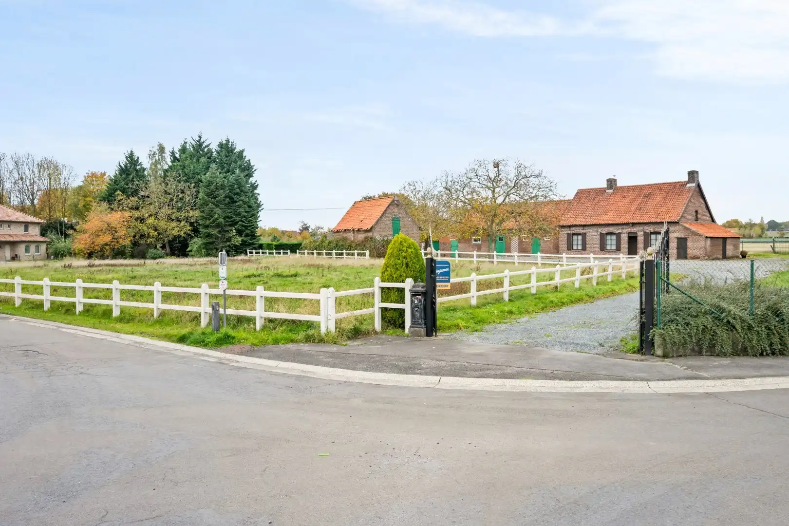Te renoveren hoeve met prachtig landelijk verzicht in de Kapelhoek in Roeselare foto 5