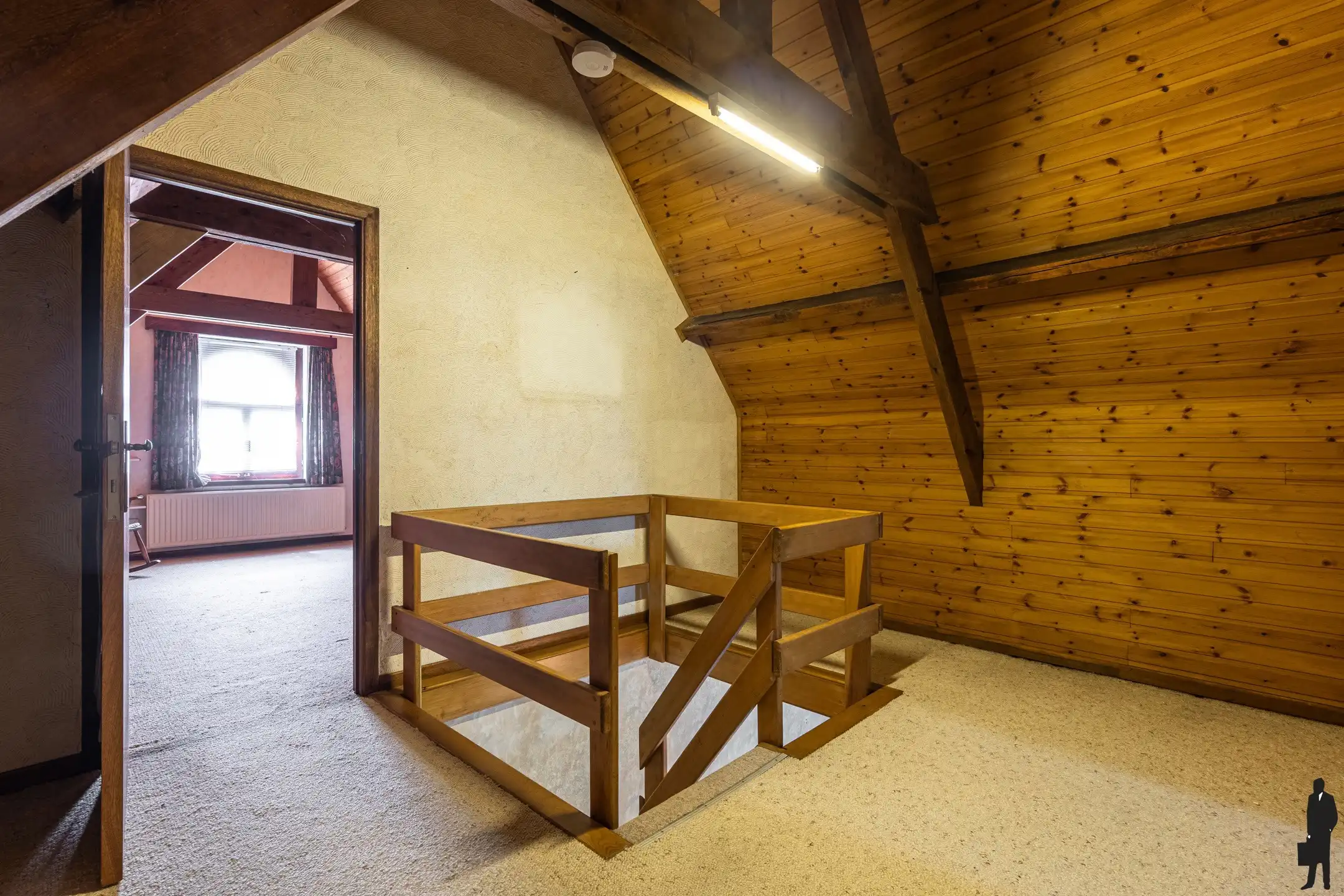 Te renoveren woning met 6 slpk. op 2.581 m² foto 21