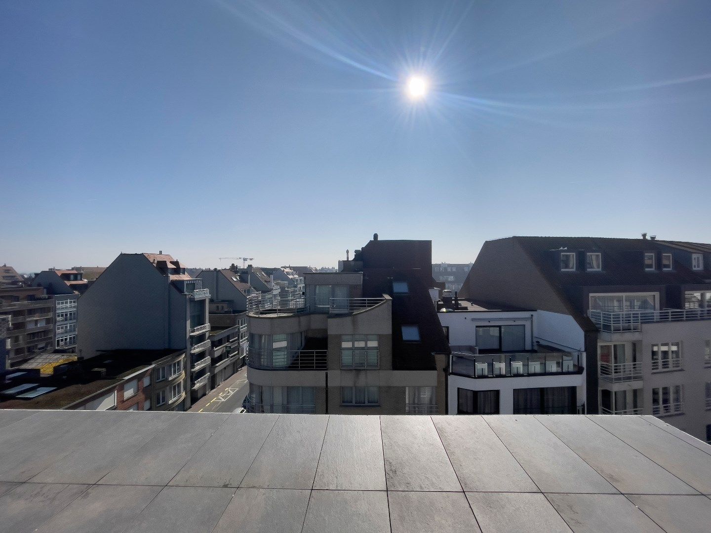 Buitengewone hoekduplex ( 274m²) gelegen vlakbij Zeedijk en het Rubensplein. Ruime garage te koop in het gebouw. foto 18