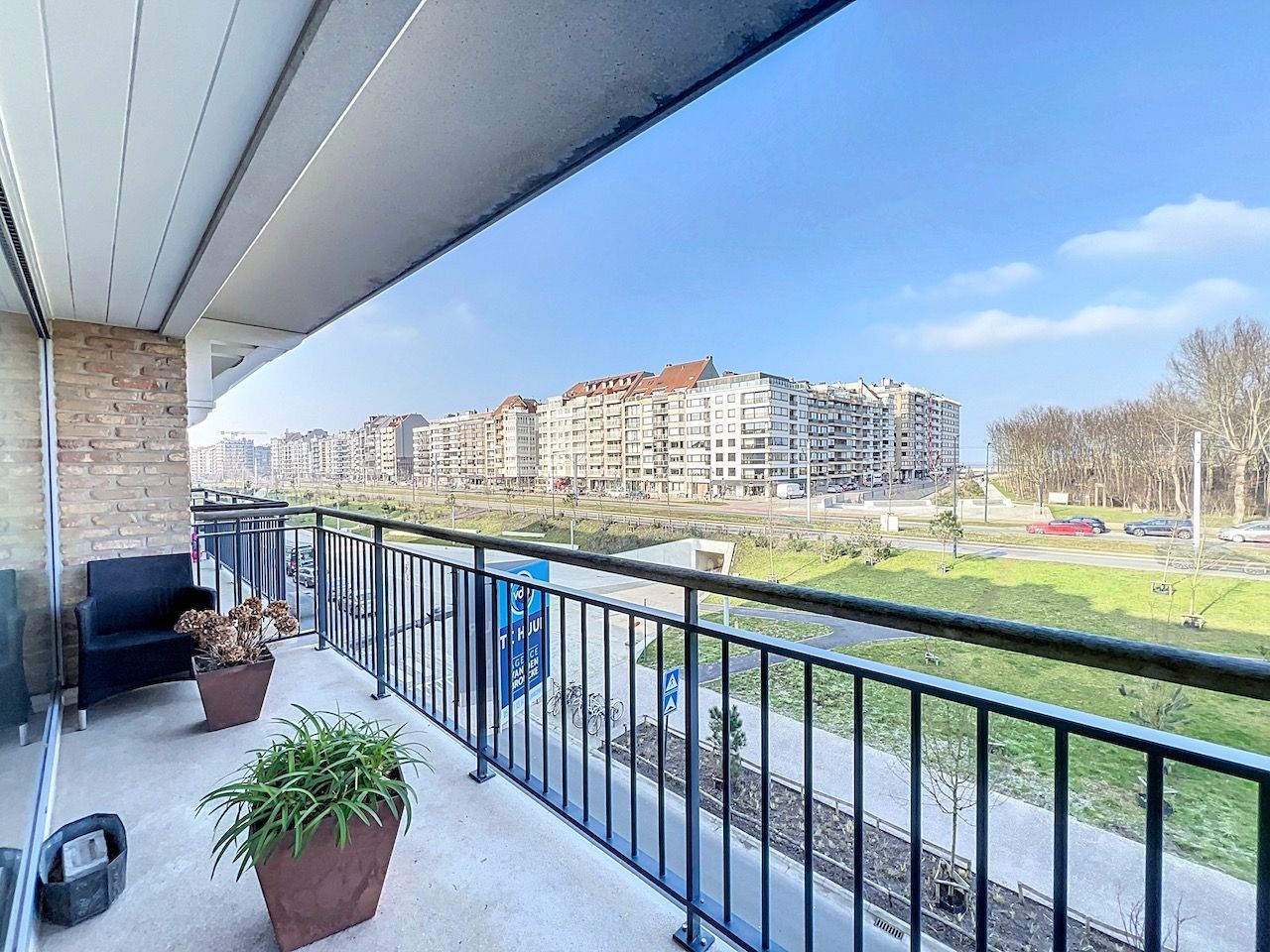 Lichtrijk appartement met weids uitzicht aan de Knokkestraat foto 6