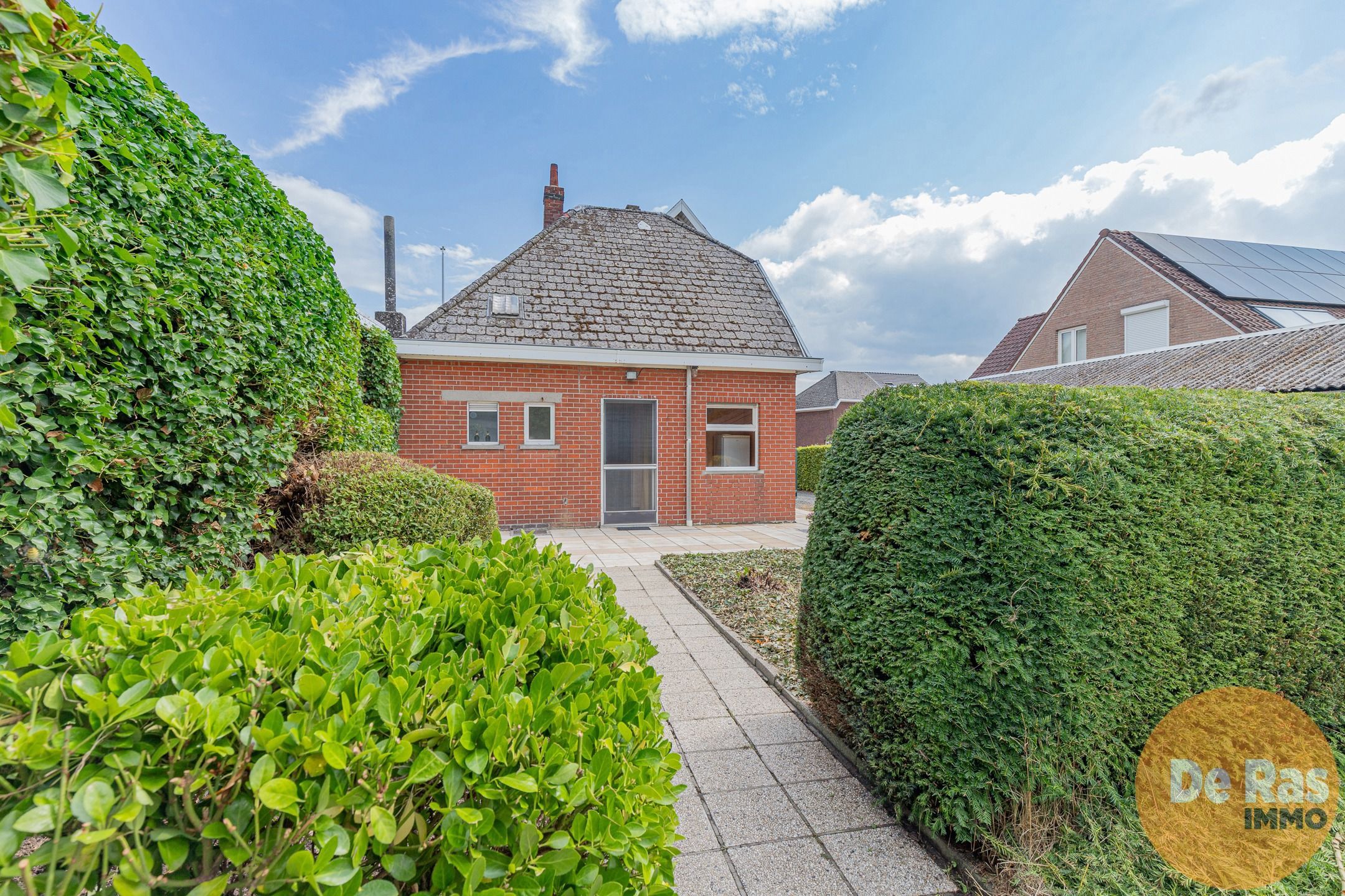 ZOTTEGEM - Stevige gezinswoning met heel wat potentieel foto 9