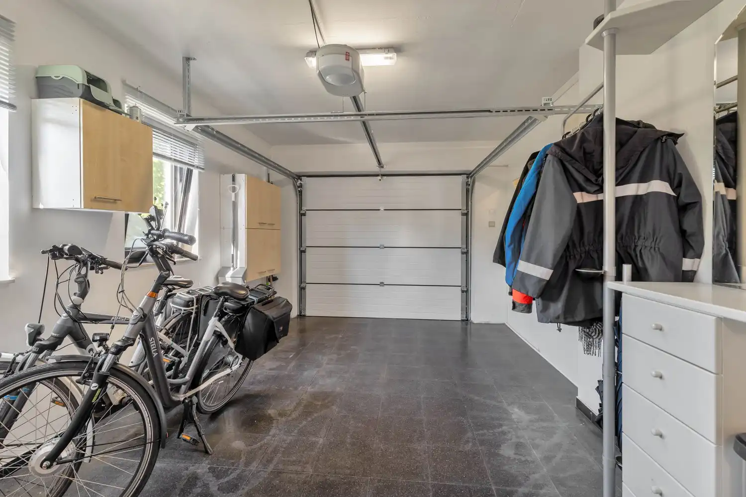 Uitzonderlijke, instapklare woning in Gellik waar stijlvol gelijkvloers wonen en hedendaags comfort samenkomen tot een uniek geheel! foto 33