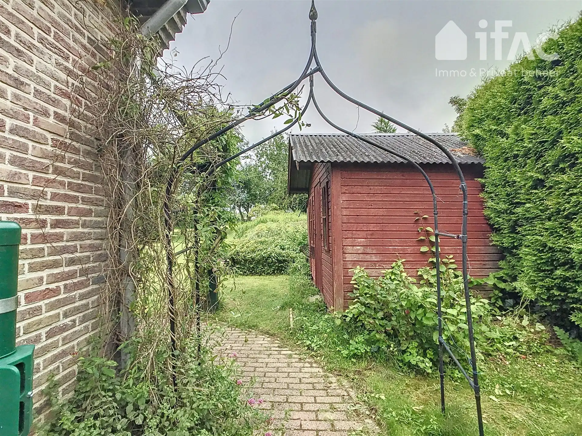 Zeer rustig gelegen villa  foto 22