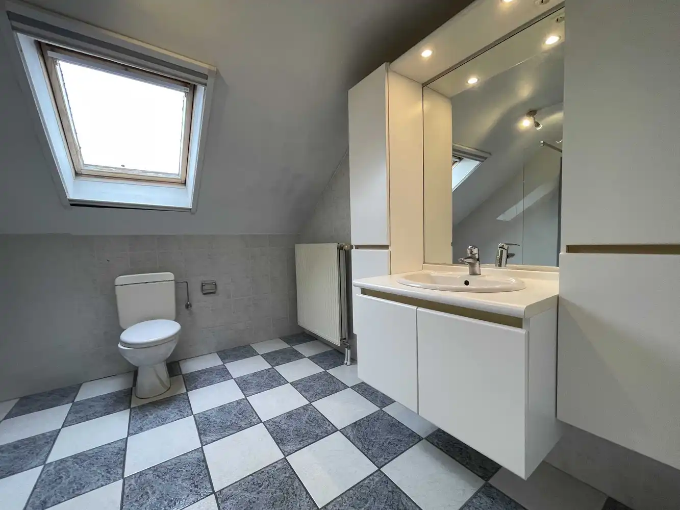 Ruime gezinswoning in het landelijke Gingelom foto 14