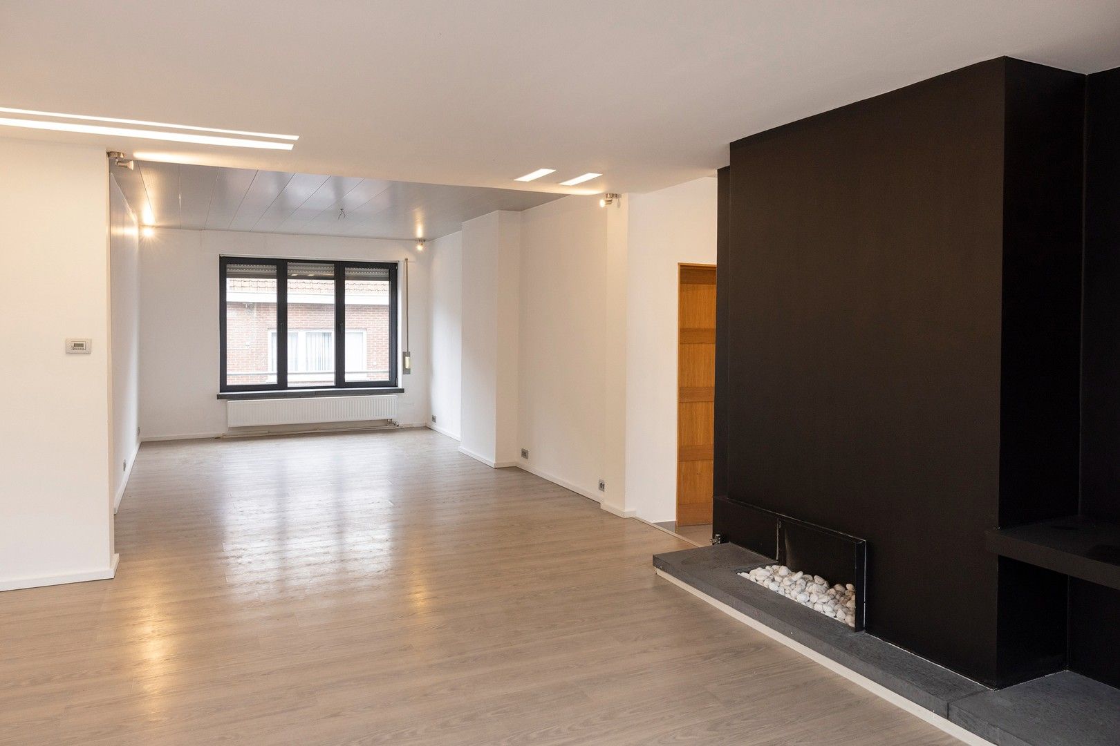 Meergezinswoning met handels/woongelijkvloers en twee extra appartementen centraal Meulebeke. foto 8