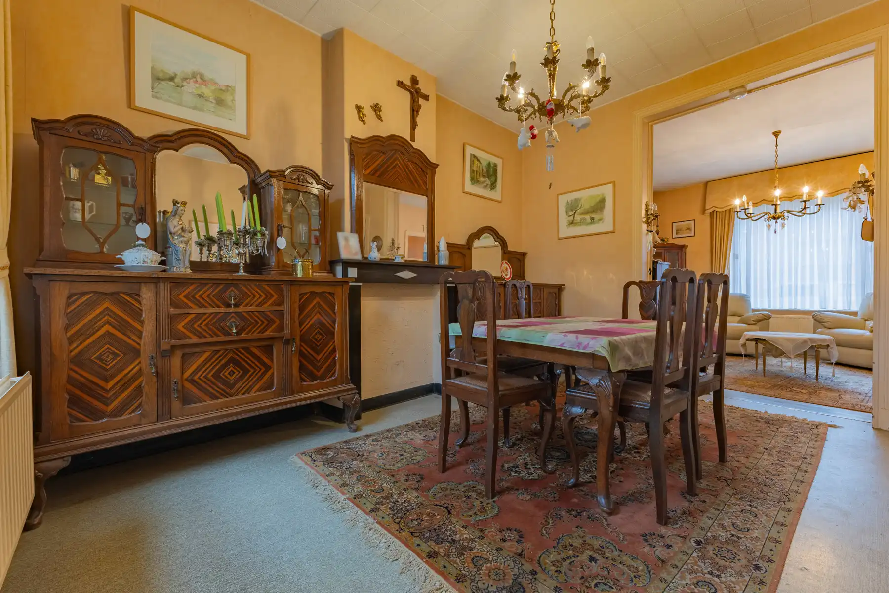 Gunstig gelegen woning met 6 slaapkamers, tuin en garage foto 7