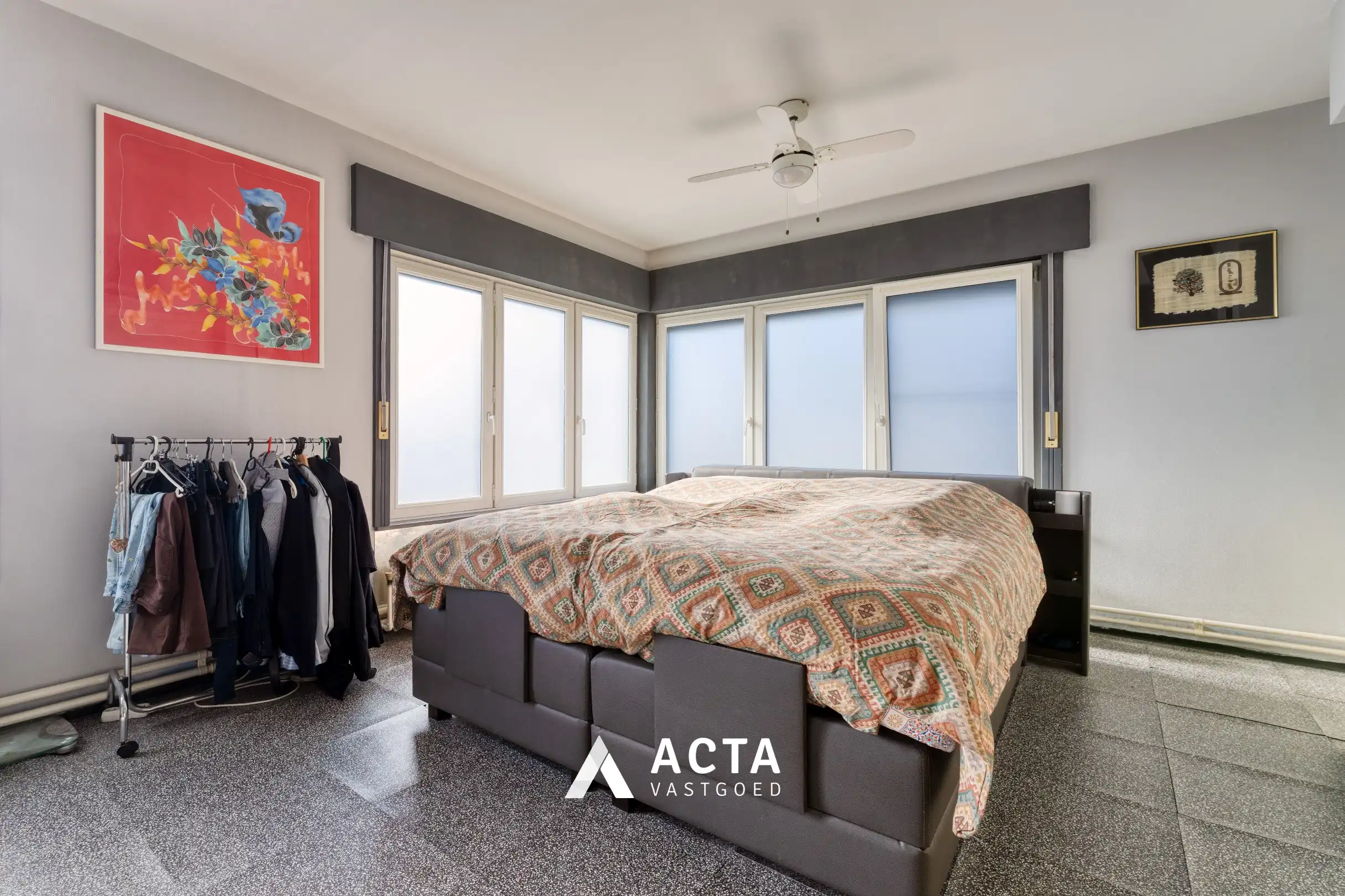 Halfopen bebouwing met vier slaapkamers en dubbele garage in Mariakerke foto 9