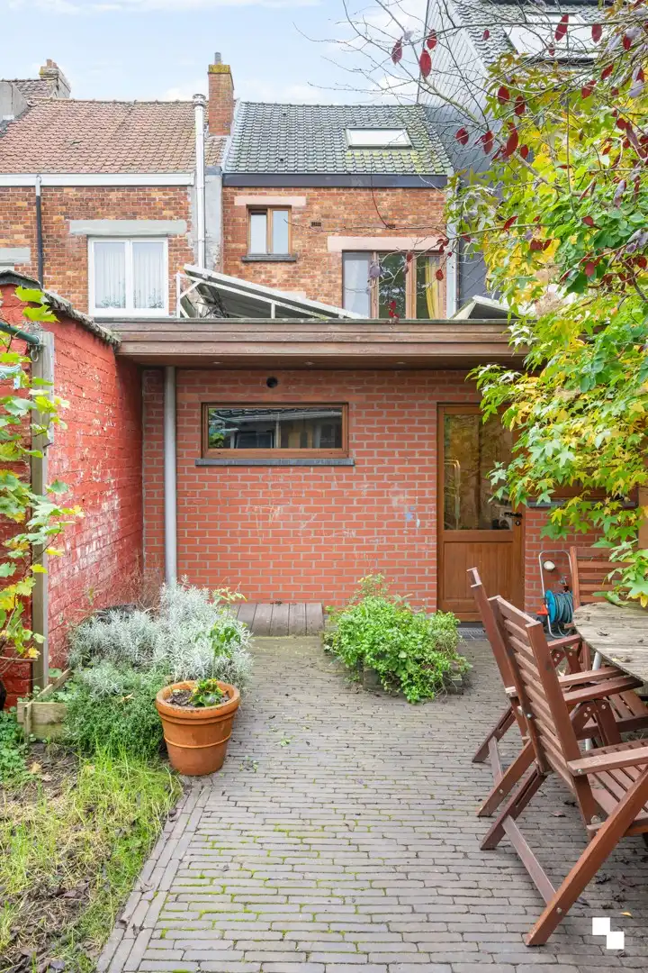 Gezellige rijwoning met royale slaapkamers in Gent foto 14