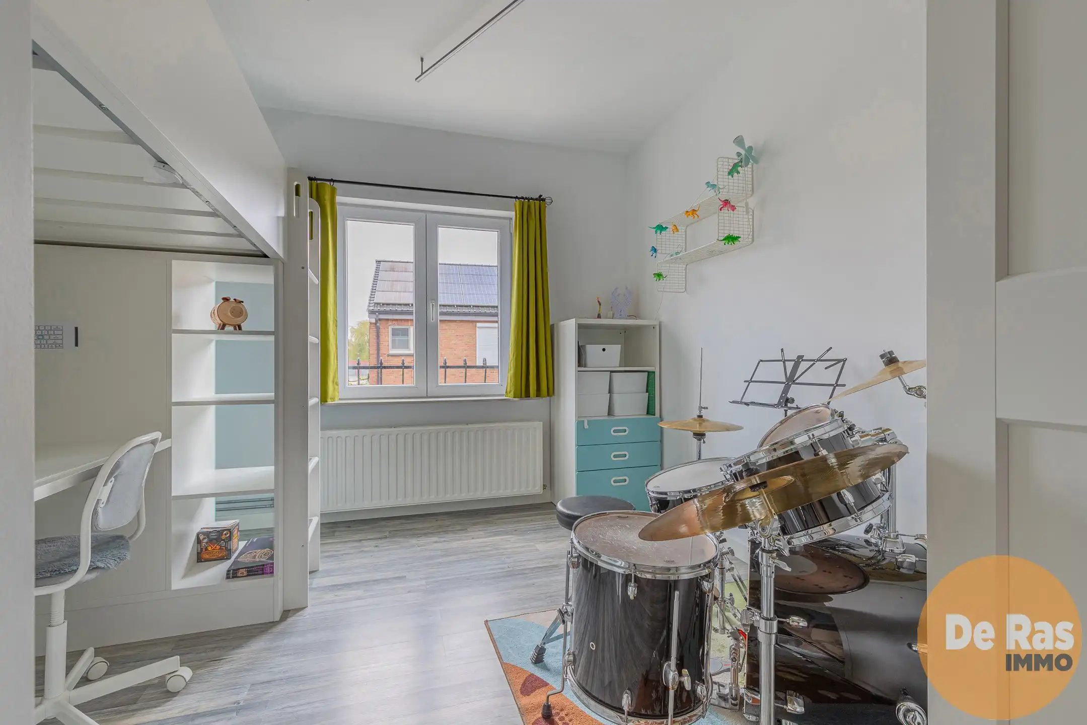 BURST - Ruime gezinswoning met 5 slaapkamers, garage en tuin foto 13