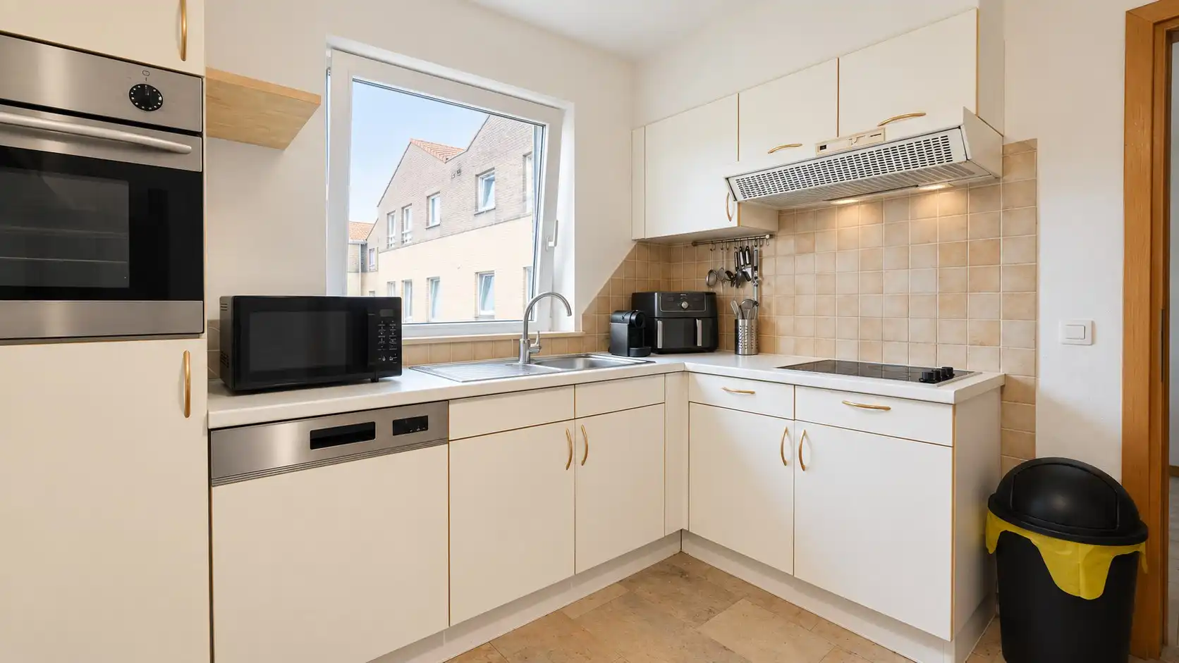 Ruim appartement nabij Donkmeer te Overmere foto 4