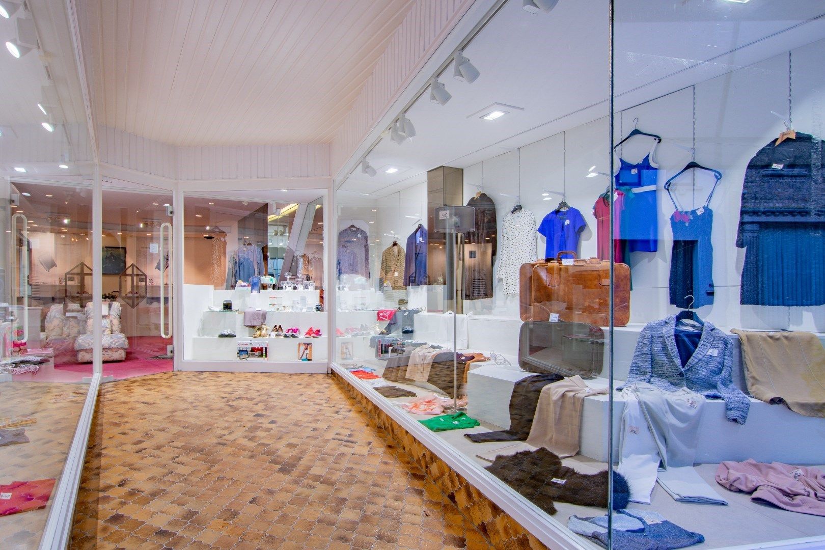 Prachtig herehuis met woonst en handelsruimte te Nieuwpoort-Stad op een zeer commerciële ligging in de Marktstraat op 400 m².  foto 19