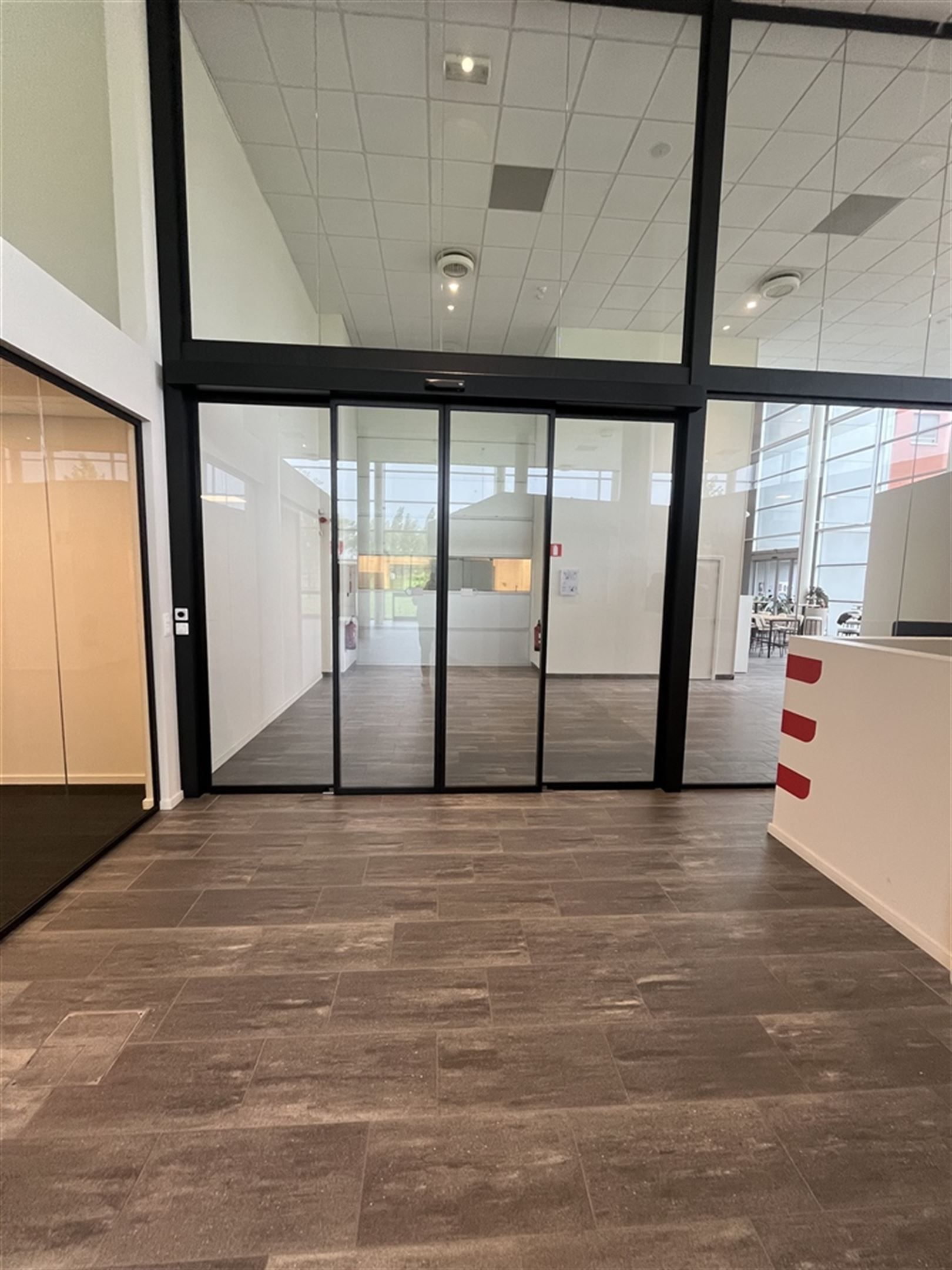 Kantoorgebouw van 400 m² tot 1100 m² foto 18