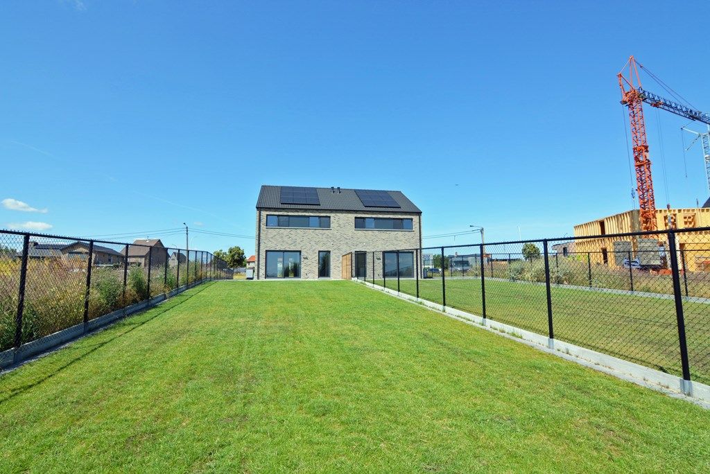 Halfvrijstaande nieuwbouwwoning met 3 slpks en dressing op perceel van 4a 88ca. foto 23