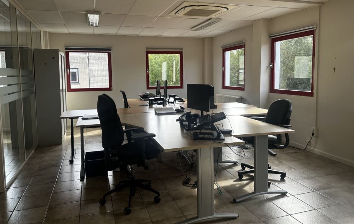 Moderne kantoren met parking te huur in Turnhout foto 9