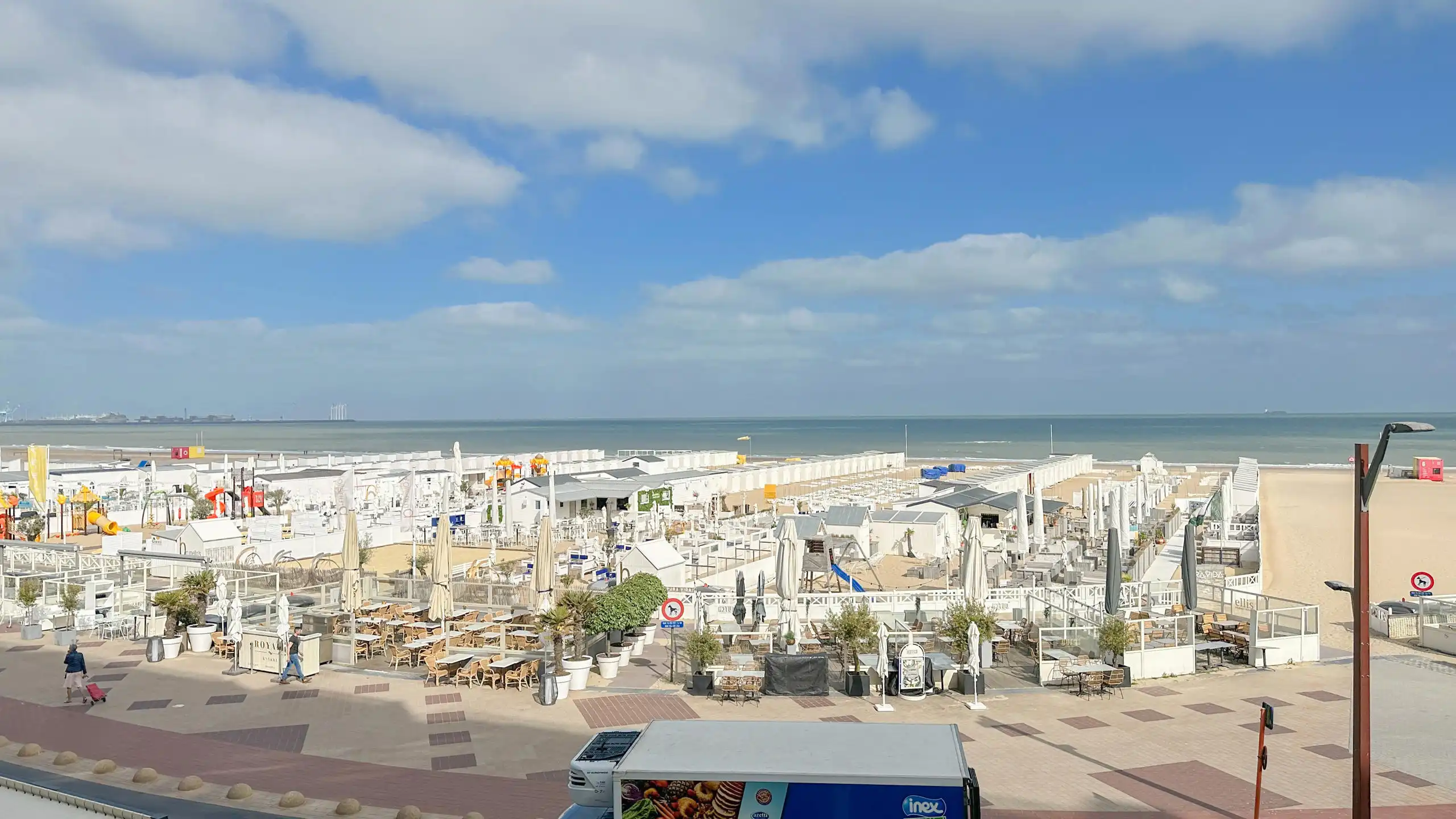 Klassevol en luxueus ingericht app. met frontaal zeezicht... foto 4