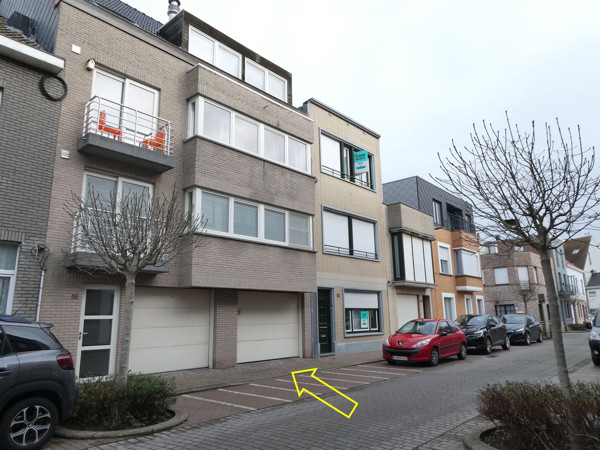 Parkeerplaats foto {{pictureIndex}}