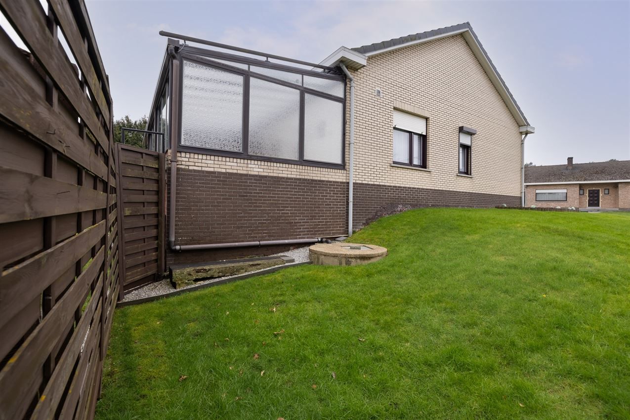 Netjes onderhouden woning op 11a95 grenzend aan agrarisch gebied foto 35