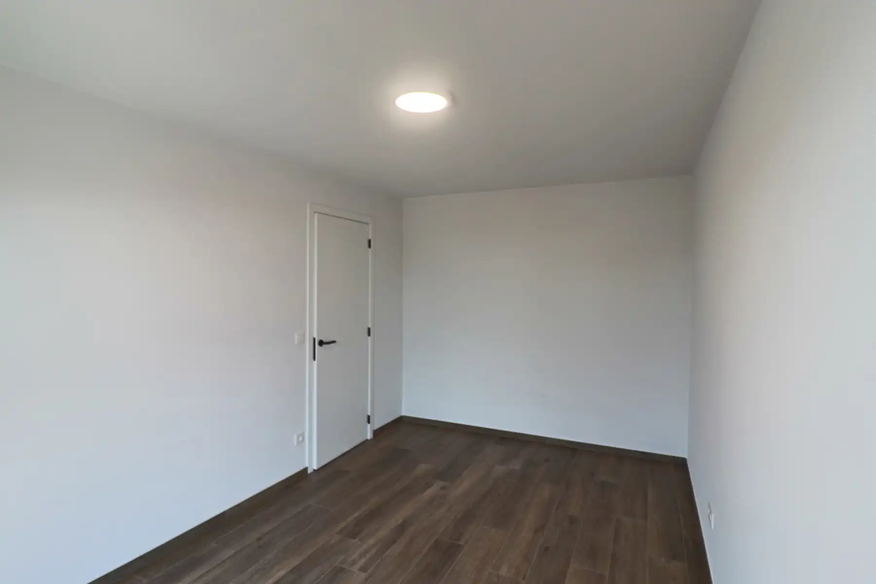 Energiezuinige nieuwbouwwoning met 4 slaapkamers, terras tuin en carport. foto 13