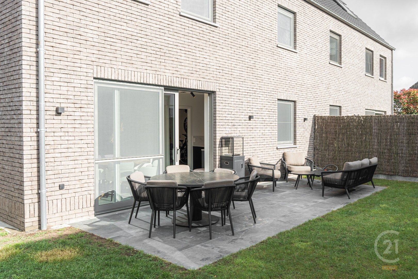 Moderne Woning met 4 Slaapkamers en Inpandige Garage in Lombardsijde foto 26