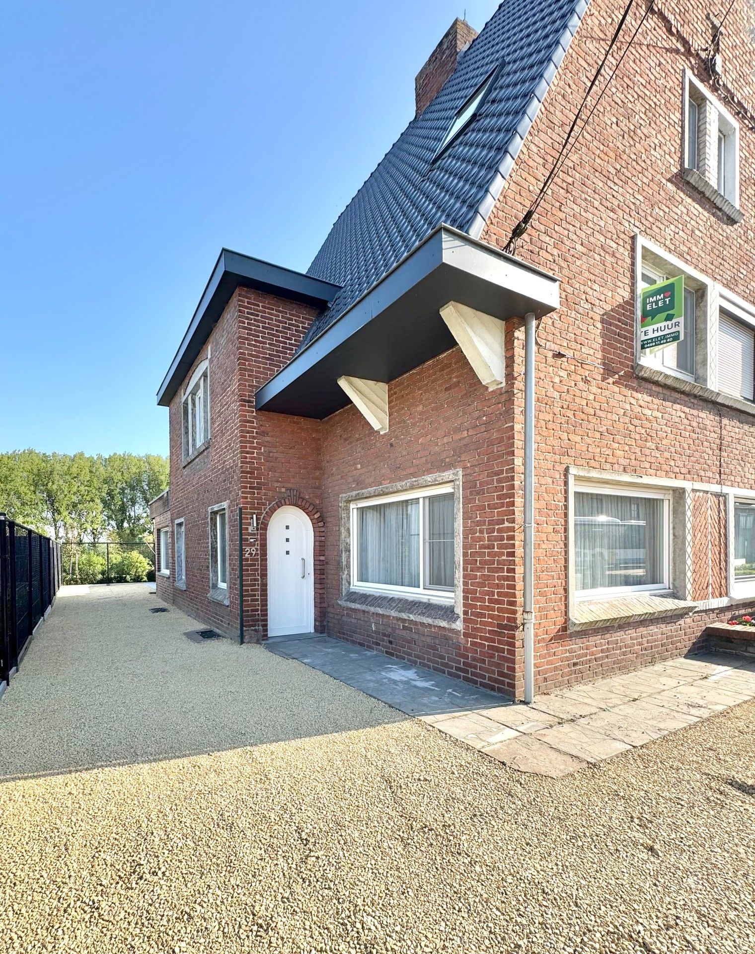 HALFOPEN WONING MET 3 KAMERS EN TERRAS foto 2
