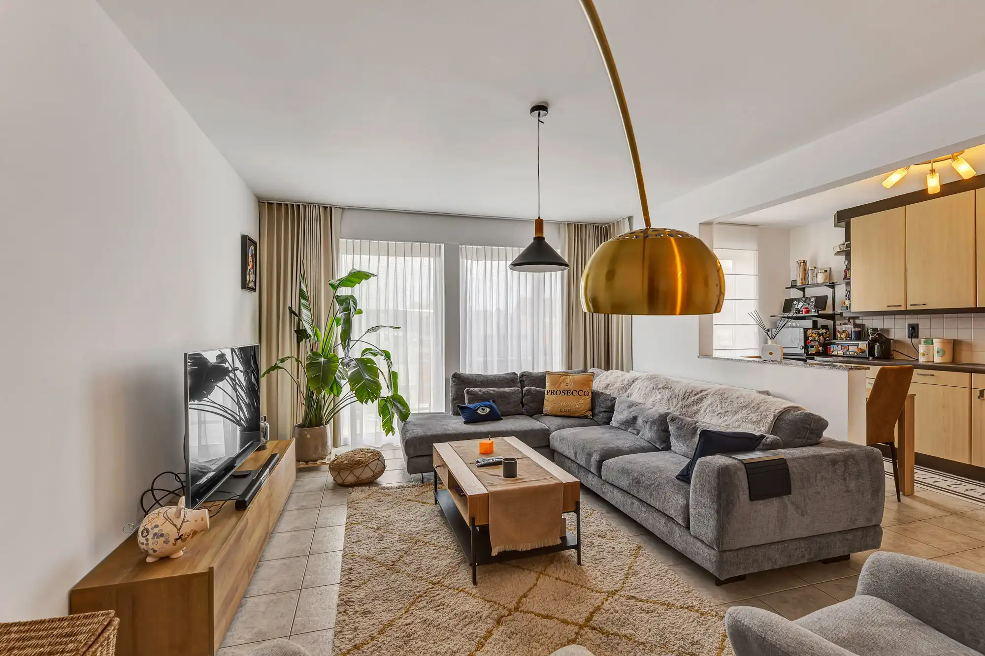 Instapklaar, centraal gelegen appartement met garage foto 5