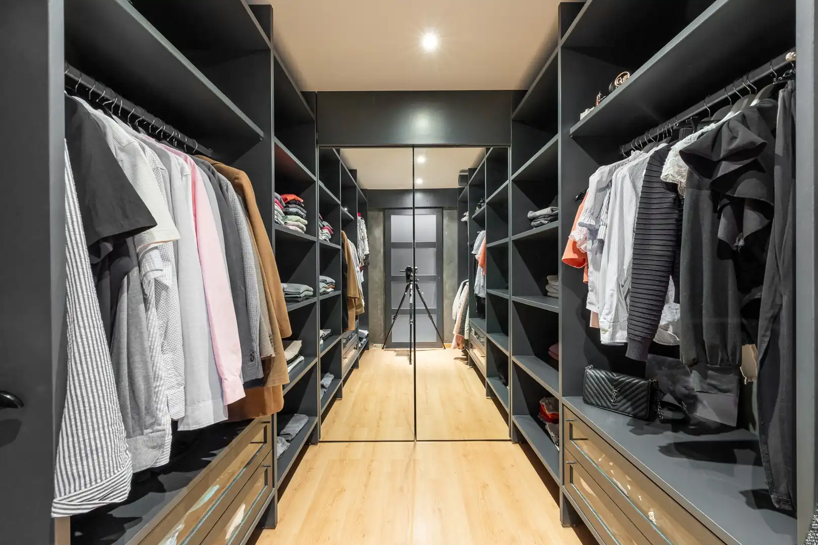 VILLA OP 2.118 M² foto 23