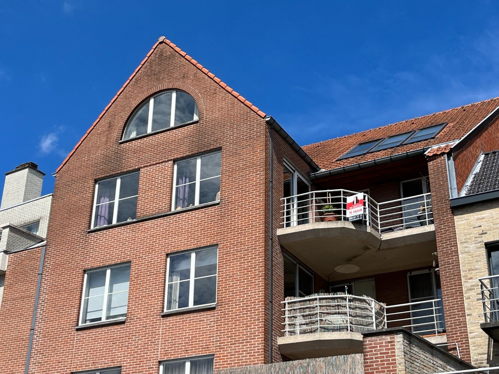 Aangenaam 2-slaapkamerappartement in hartje Waregem foto 10