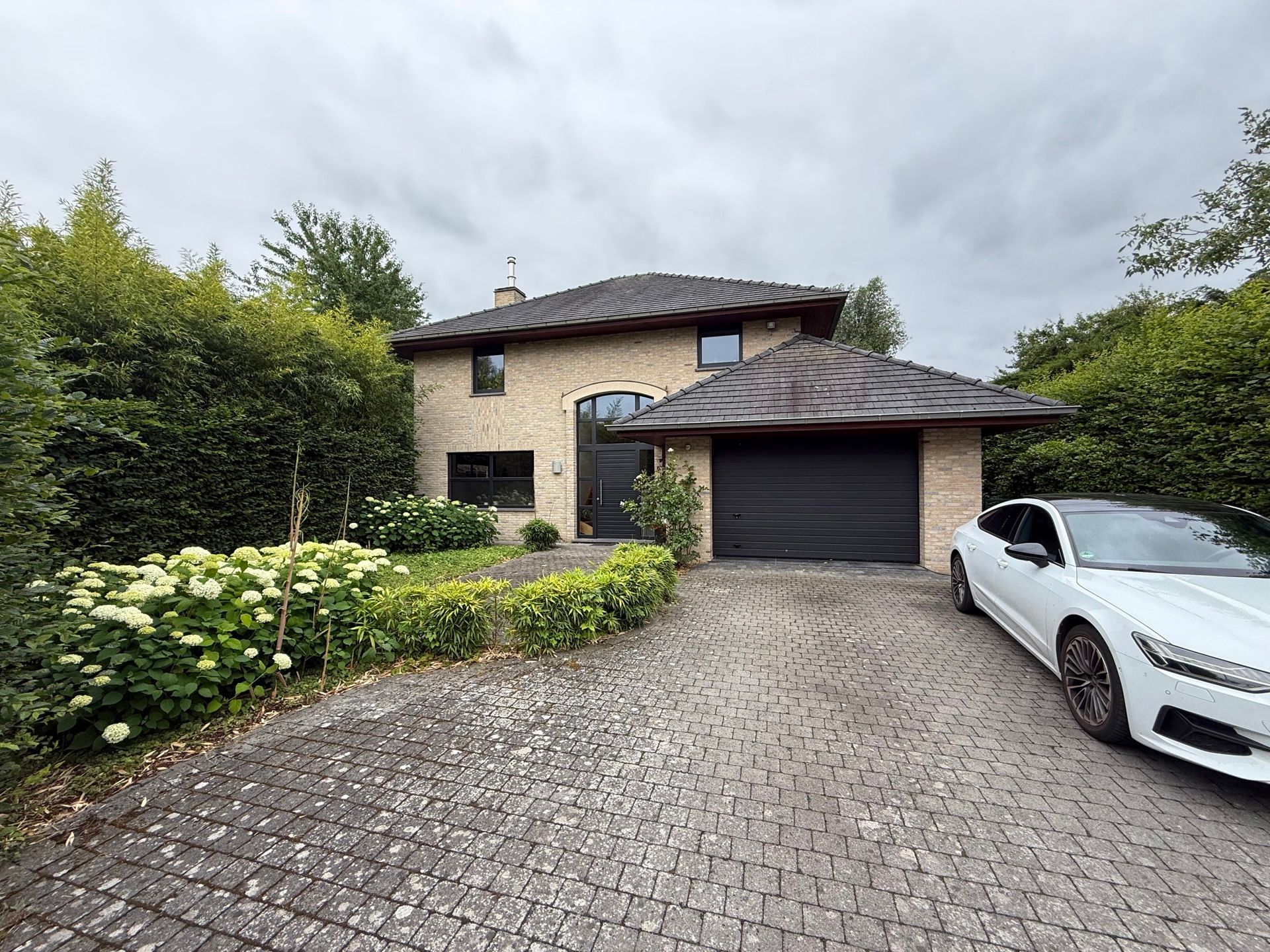 BAMBRUGGE - Uitzonderlijke villa met grote tuin. foto {{pictureIndex}}