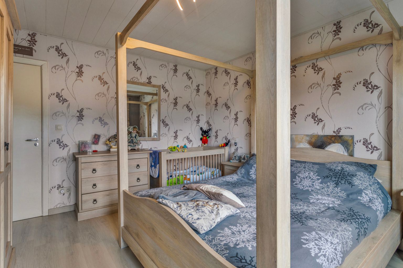 immo DAVID stelt voor: 3-gevel woning foto 7