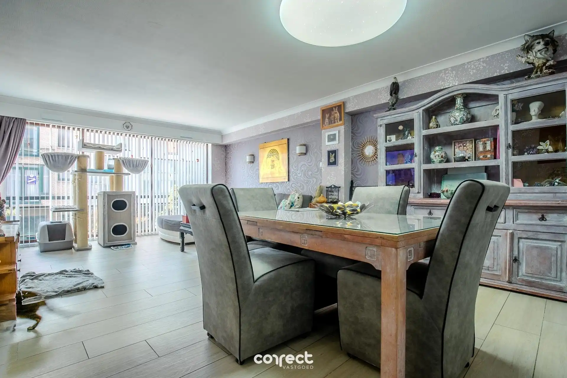 Goed onderhouden appartement met 2 slaapkamers op centrale ligging. foto 3