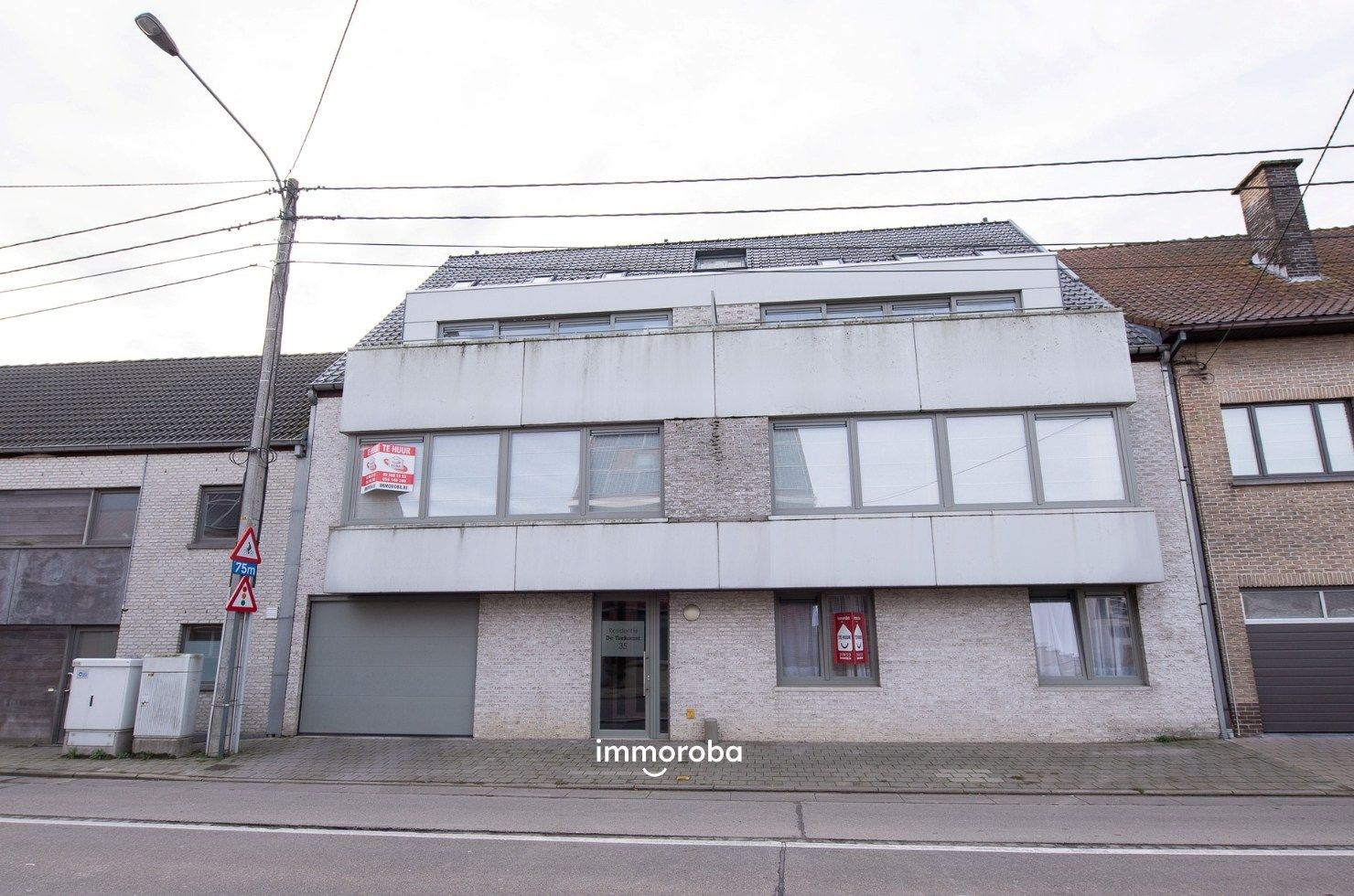 Gelijkvloers appartement met koertje te Desselgem! foto {{pictureIndex}}