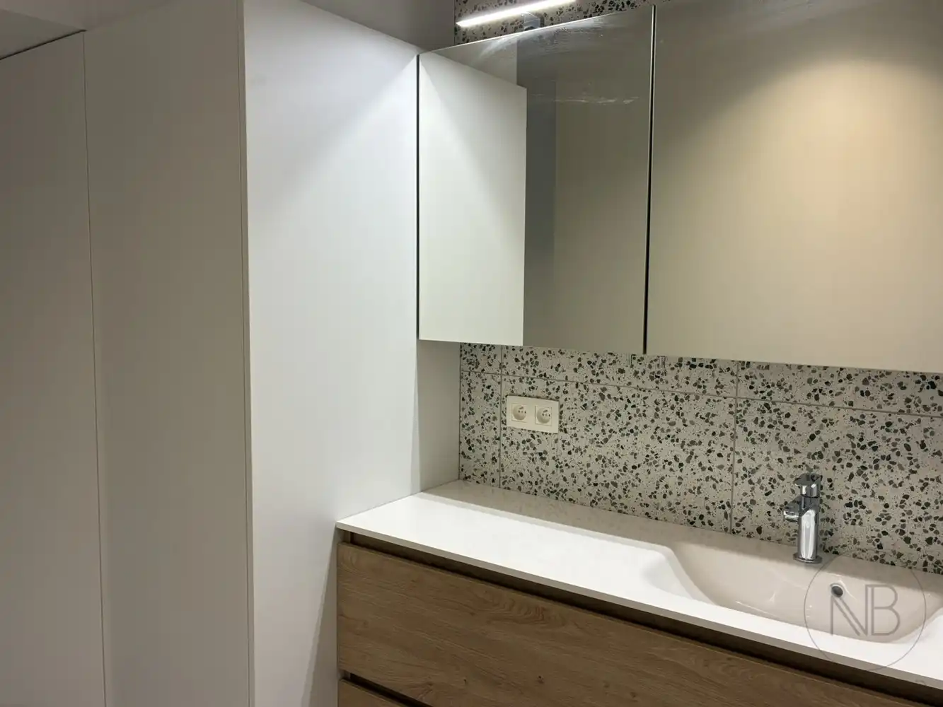 Instapklaar & bemeubeld 1-slaapkamer appartement in Diepenbeek foto 16