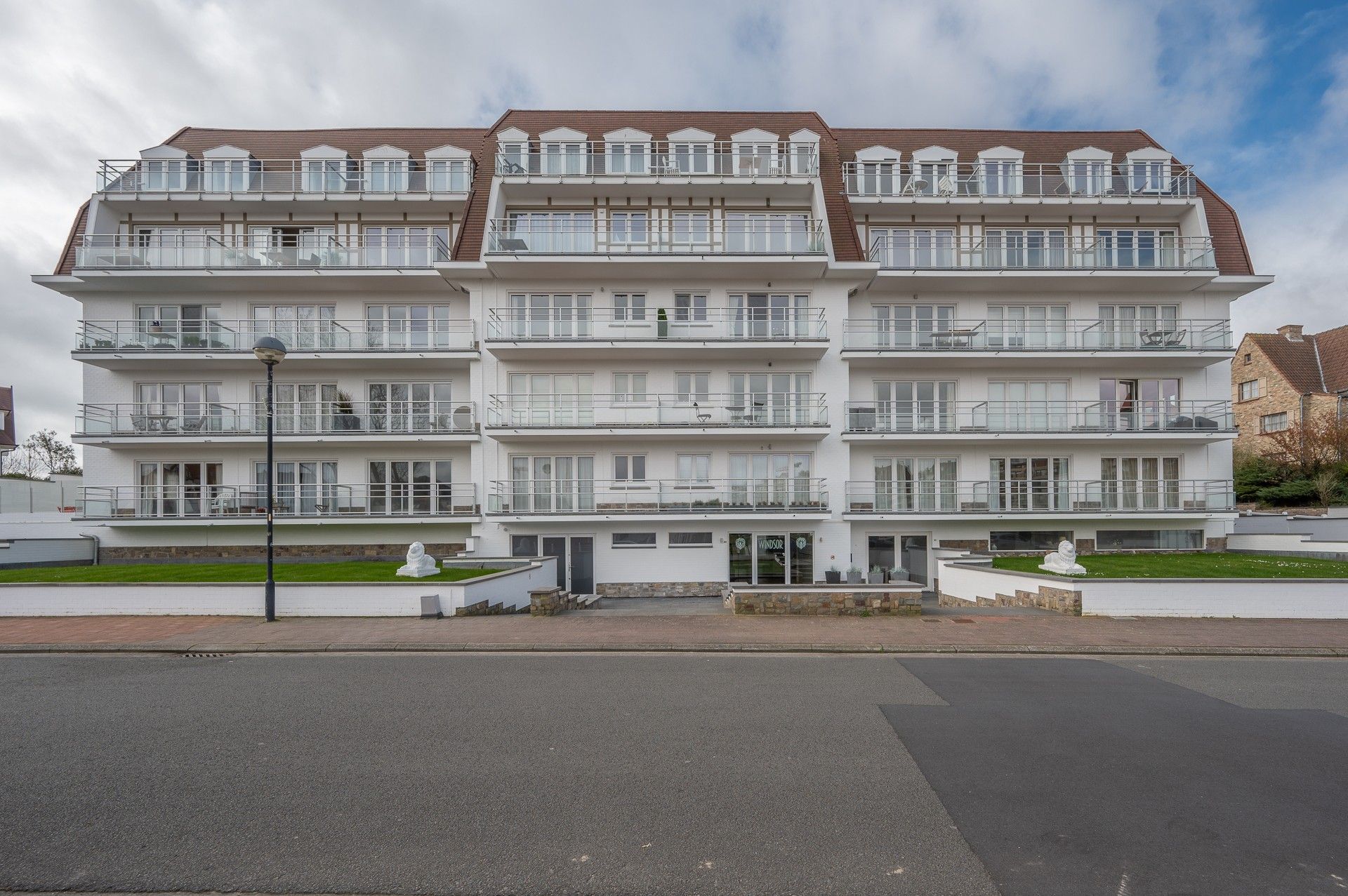 Riant appartement met zeezicht en uitzicht op het Stübbenpark in Duinbergen foto 18
