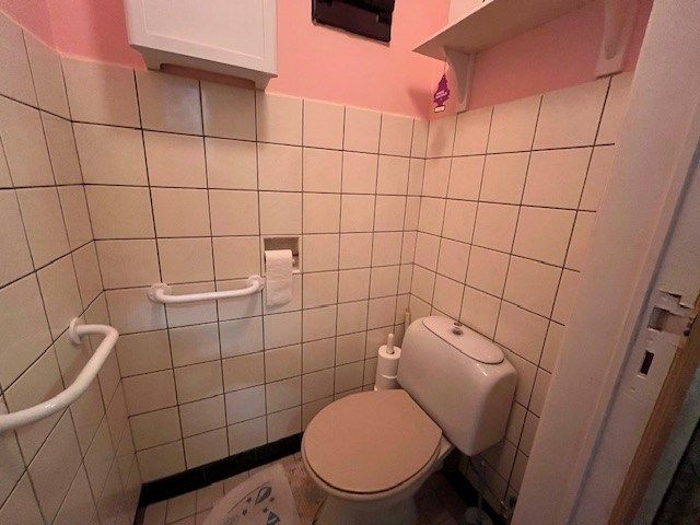 Te renoveren studio met zeer ruim balkon met zijdelings zeezicht. foto 8