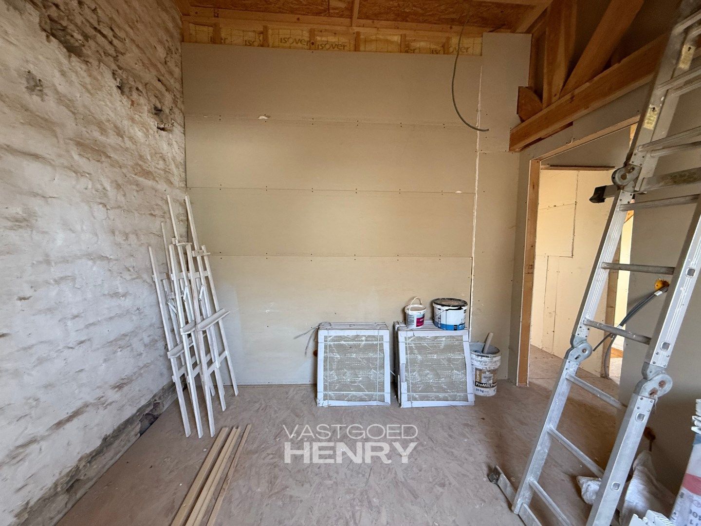 Verder af te werken vier slaapkamer woning met tuin en garage  foto 21